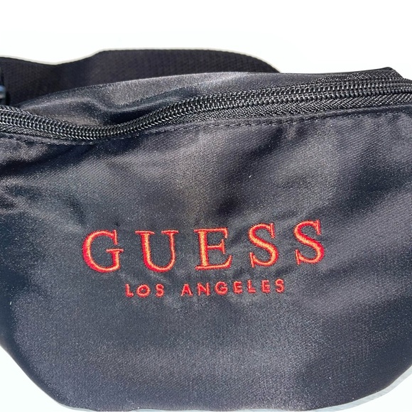 GUESS Fannypack - Picture 2 of 3